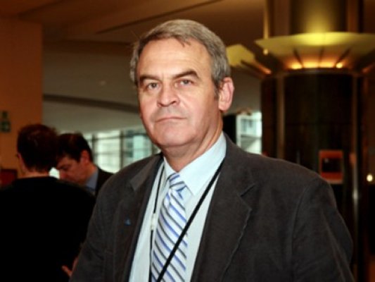 Tokes: Sunt jignit în demnitatea fundamentală de afirmaţiile lui Ponta. Îmi apăr onoarea în justiţie